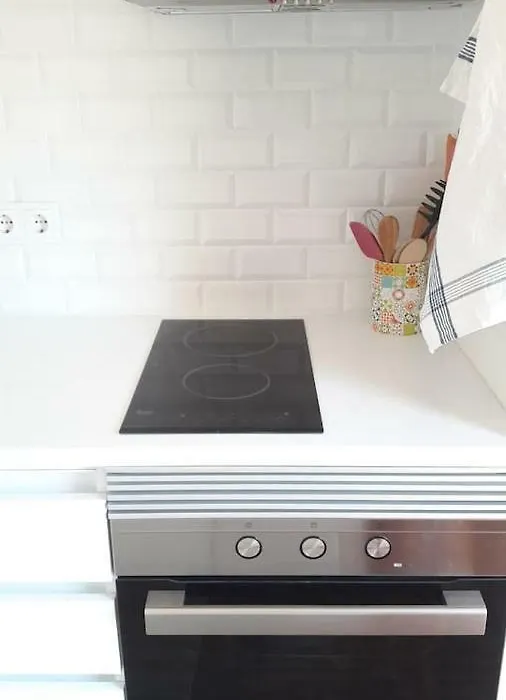 Modern Cosy Flat With Terrace In Campo De Ourique.-1