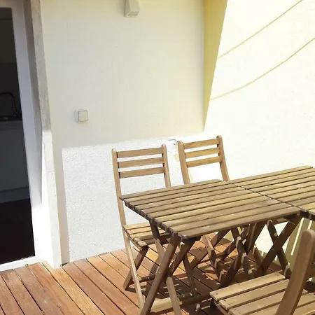 Modern Cosy Flat With Terrace In Campo De Ourique.-3