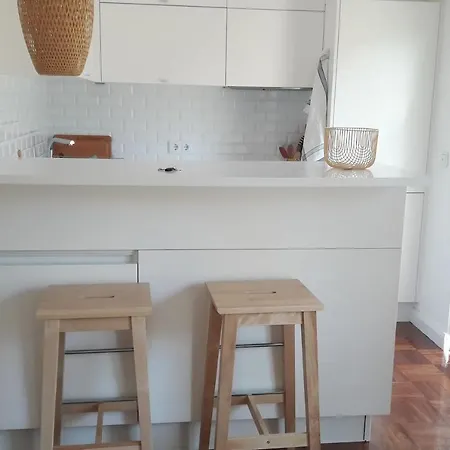 Modern Cosy Flat With Terrace In Campo De Ourique.-2